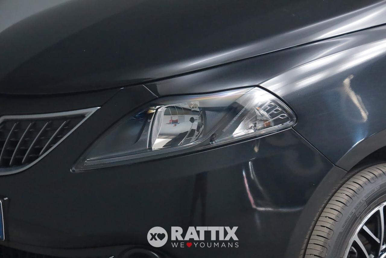 Lancia Ypsilon 1.0 Firefly Hybrid 70CV Platino