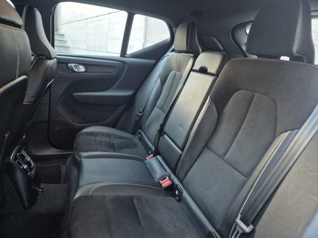 VOLVO XC40 T5 Recharge Plug-in Hybrid R-design