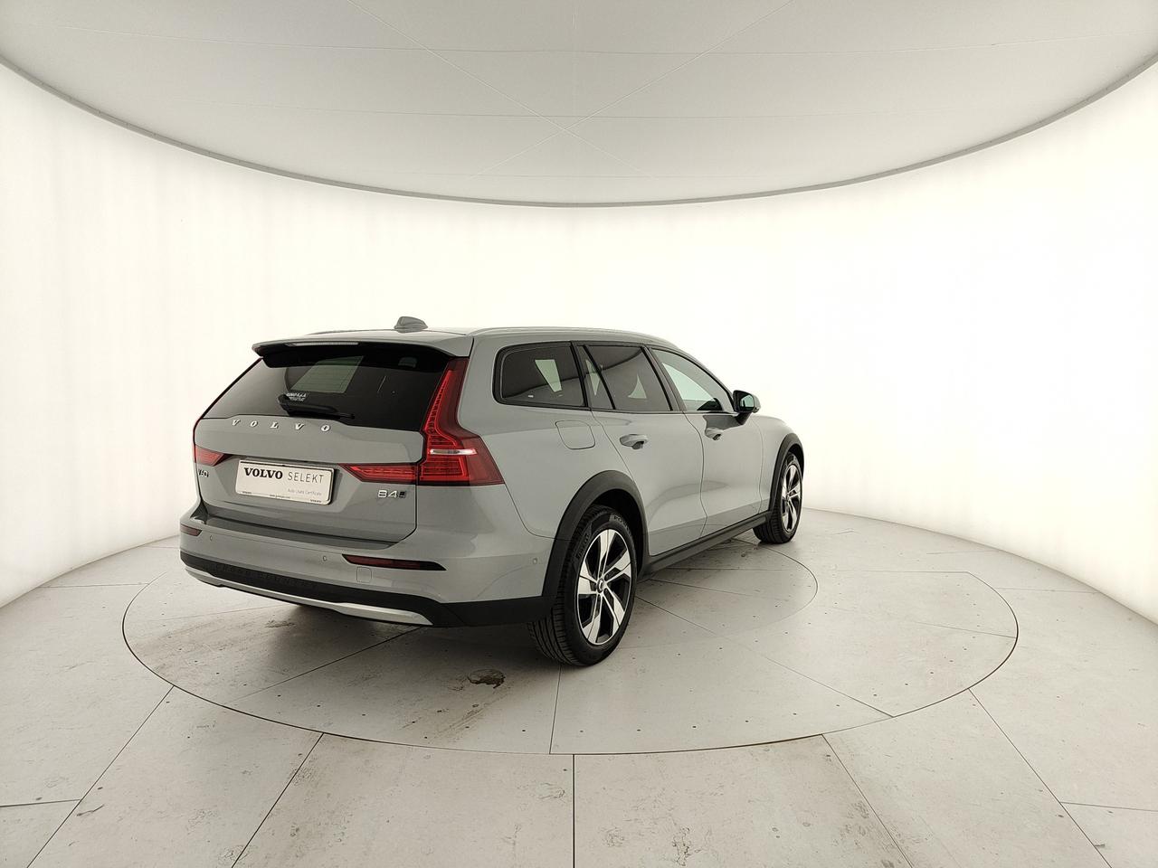 VOLVO V60 Cross Country 2.0 b4 Plus awd auto