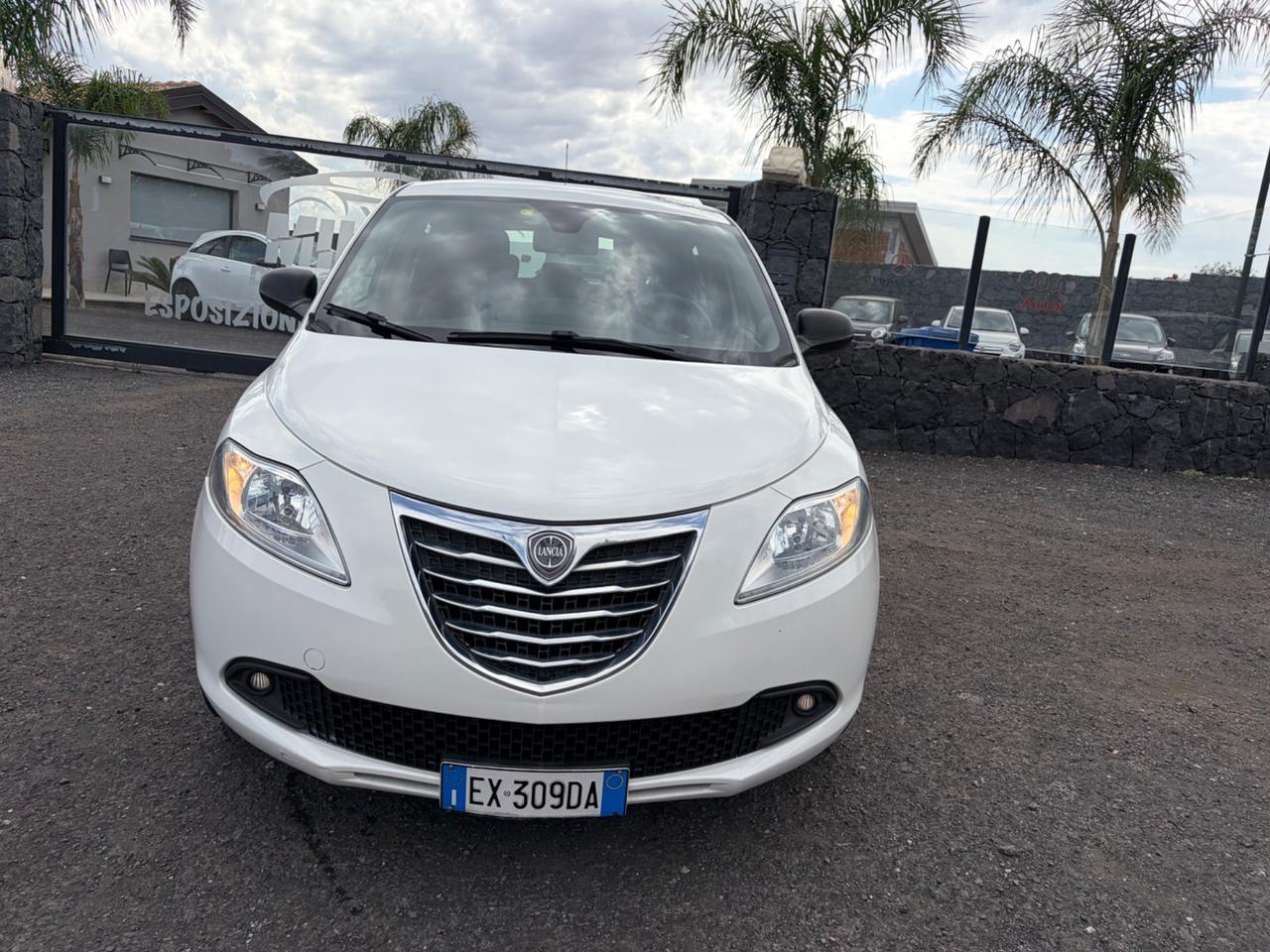 Lancia Ypsilon 1.2 69 CV 5 porte S&S Silver