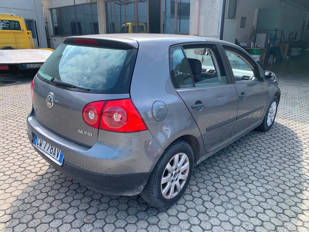 Volkswagen Golf 1.6 16V FSI 5p. Sportline