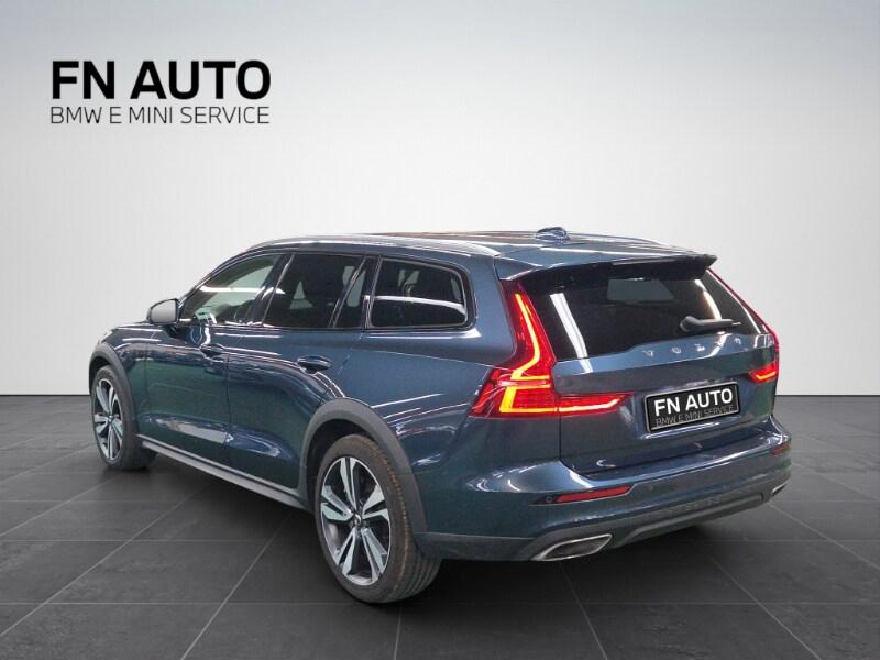 VOLVO V60 CC (2018-2024) V60 Cross Country B5 A...