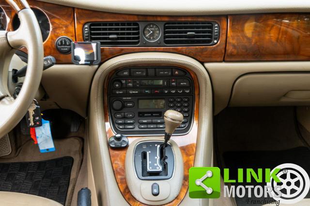 JAGUAR XJ8 3.2 V8 237CV Executive - 1998