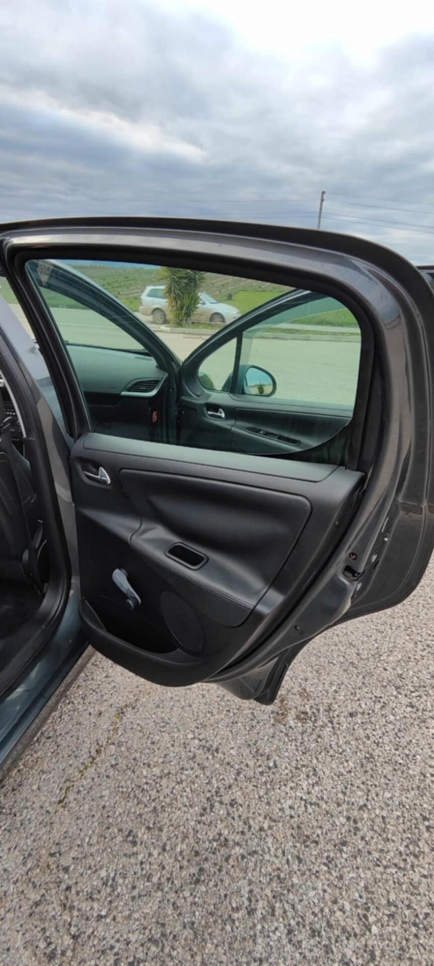 Peugeot 207 1.6 8V HDi 93CV 5p. Allure