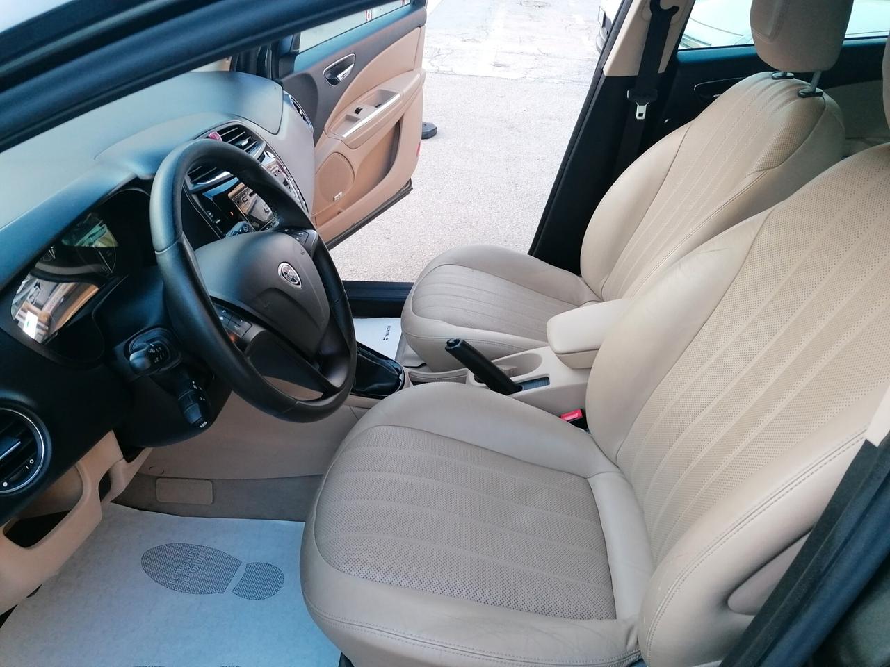 Lancia Delta 1.6 MJT DPF 105 CV Gold