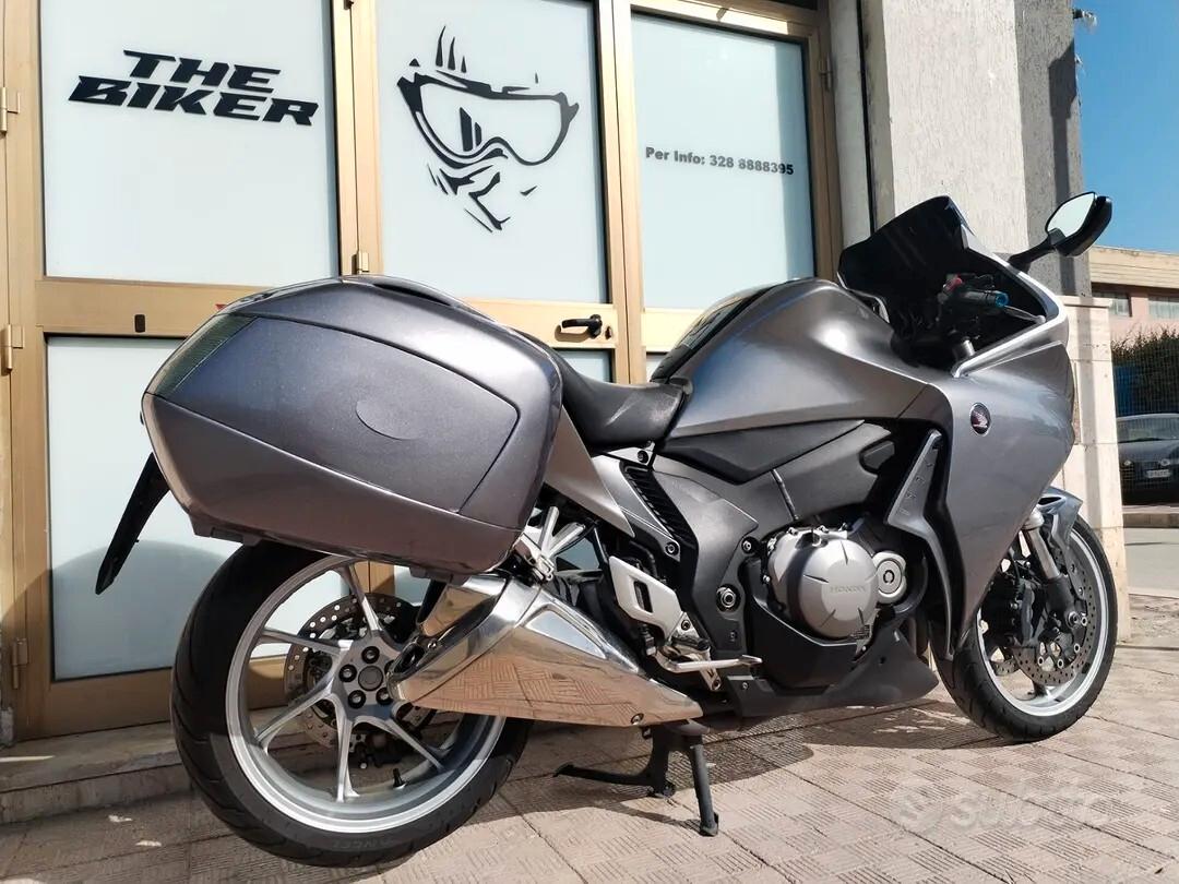 Honda VFR 1200 F V4 173 cv