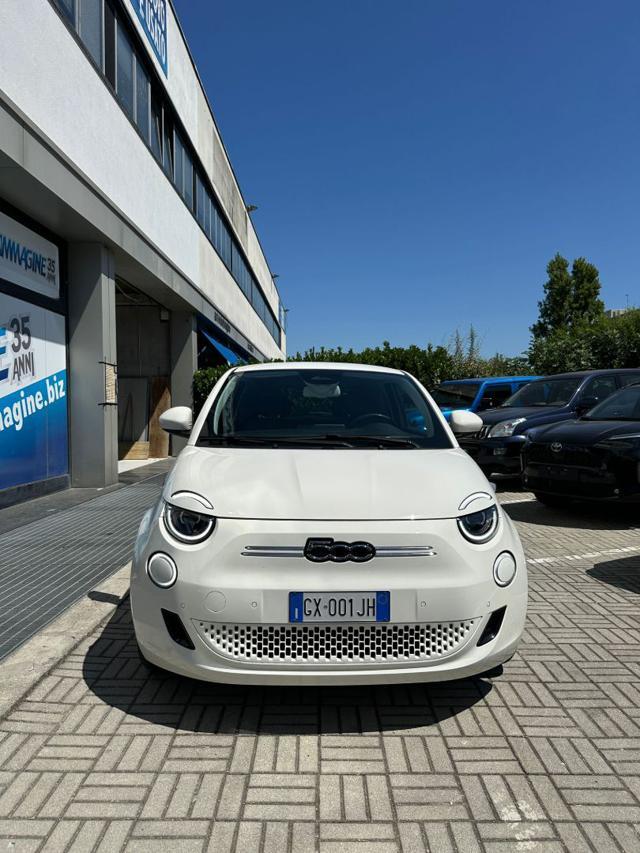 FIAT 500e Berlina 42 kWh Icon +