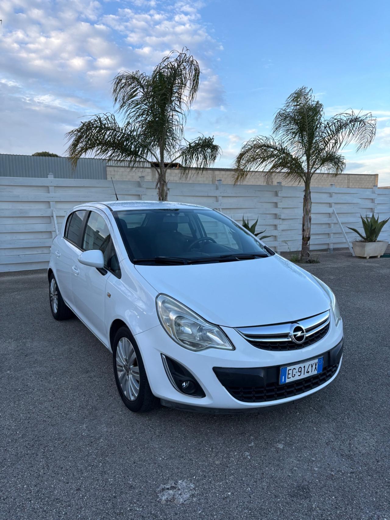 Opel Corsa 1.2 5 porte Cosmo