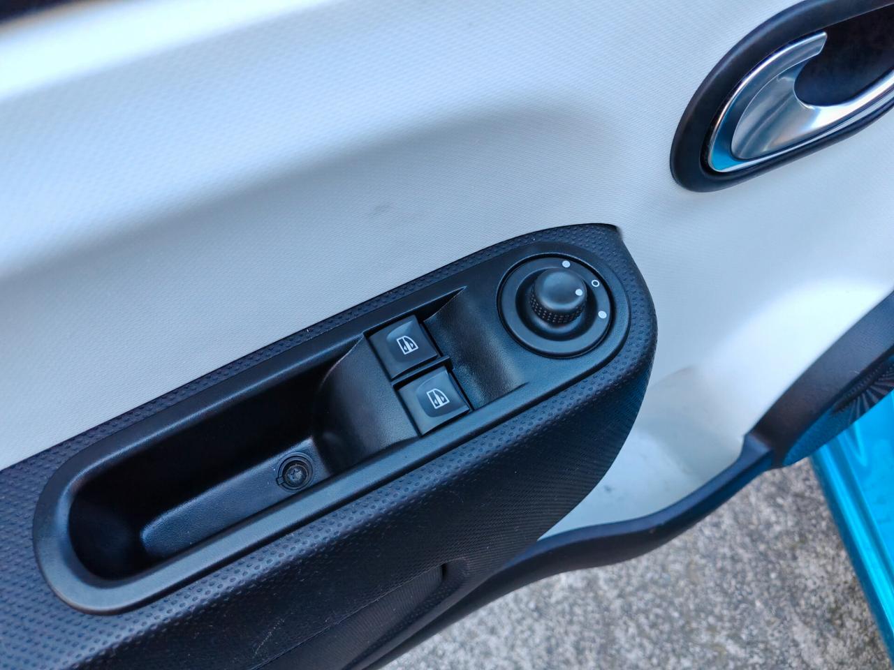 Renault Twingo 1,0 benzina 02/2016 Cv70