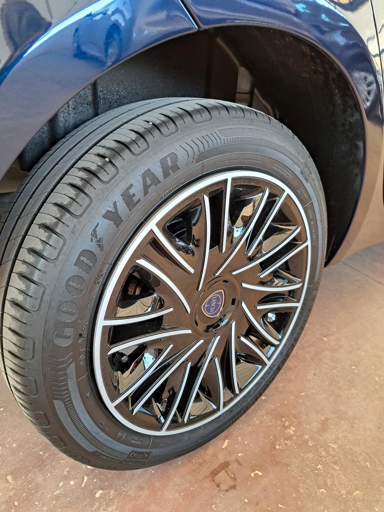 Lancia Ypsilon 1.0 FireFly 5 porte S&S Hybrid Ecochic Gold