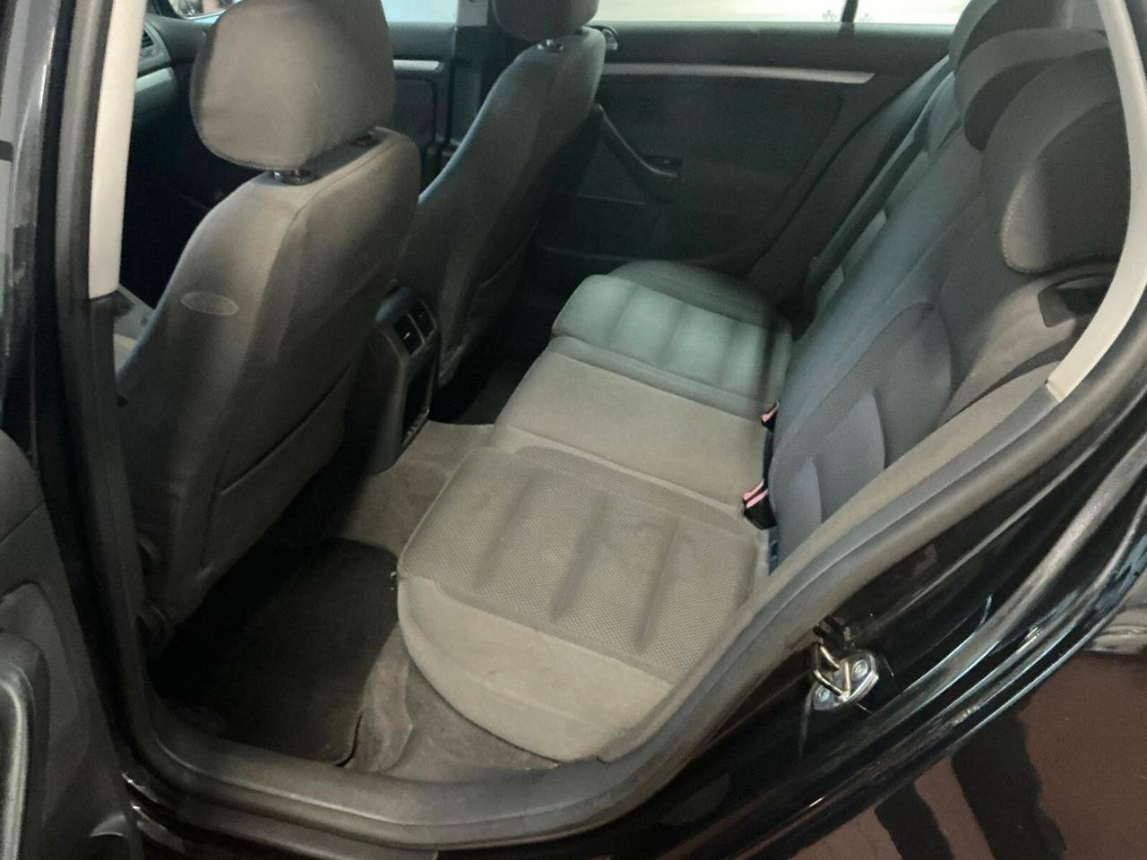 Volkswagen Golf 1.6 16V 5p. Trendline 2004