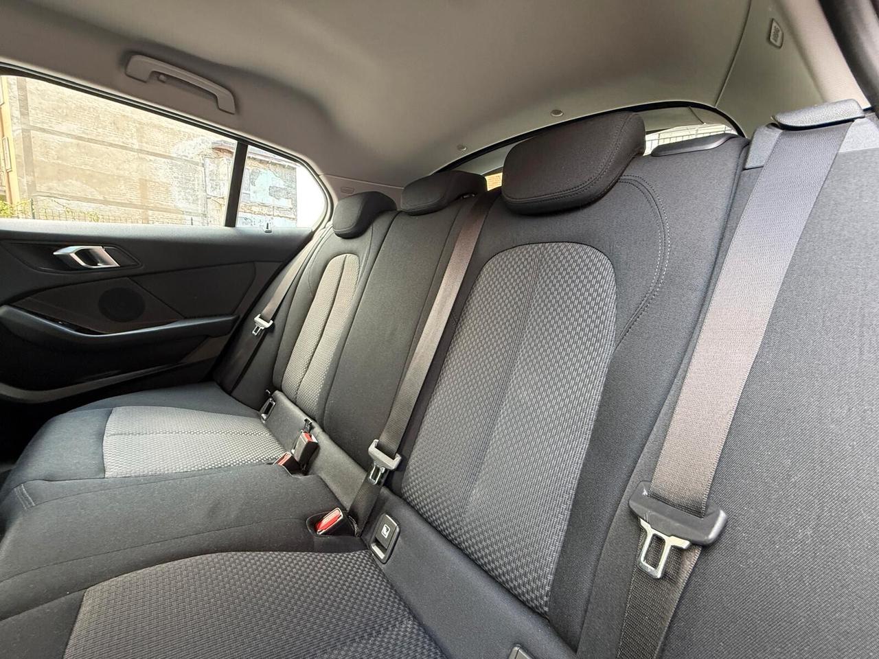 Bmw 118 118i 5p. Advantage