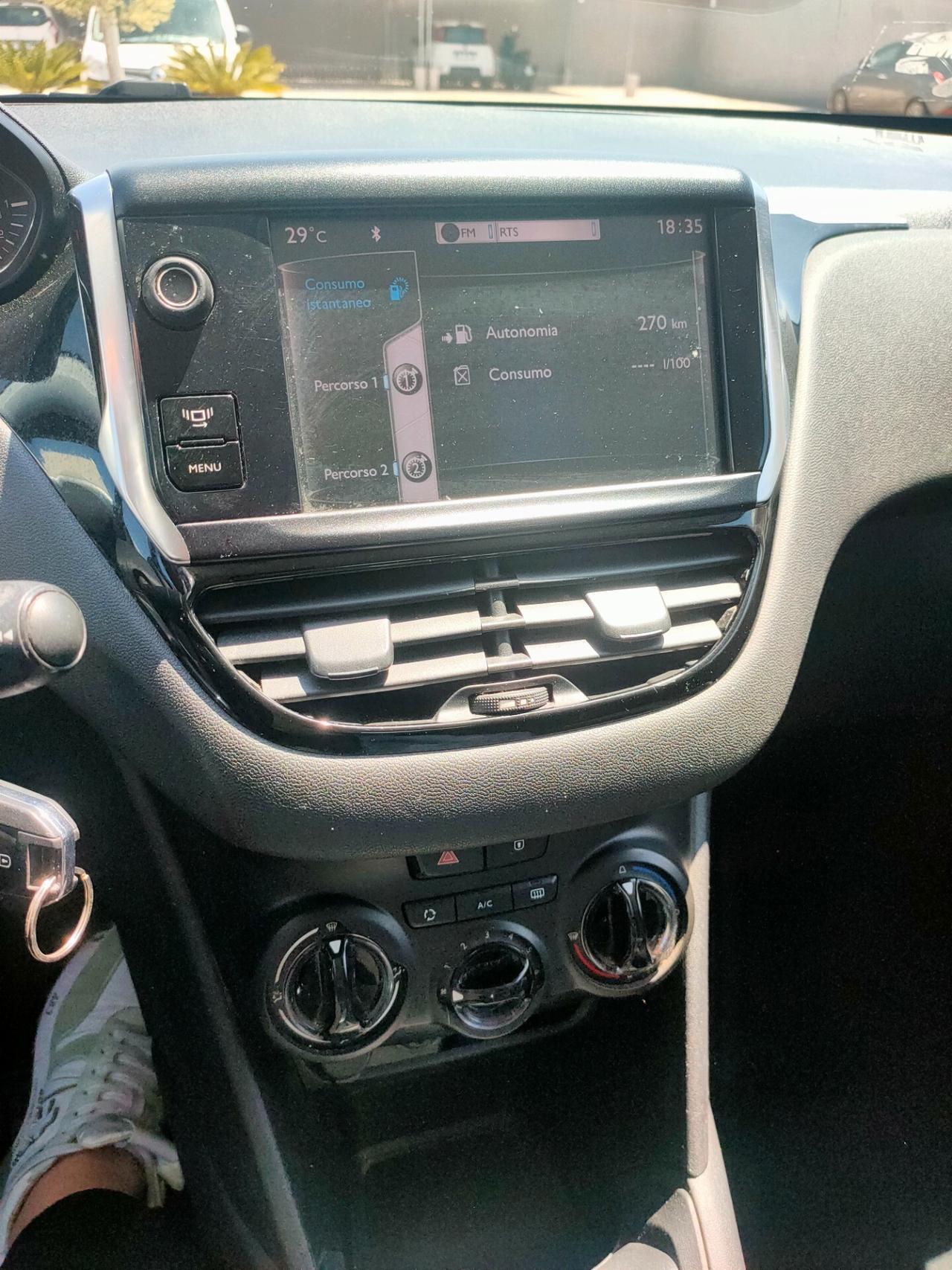 Peugeot 208 1.4 HDi 68 CV 5 porte Allure