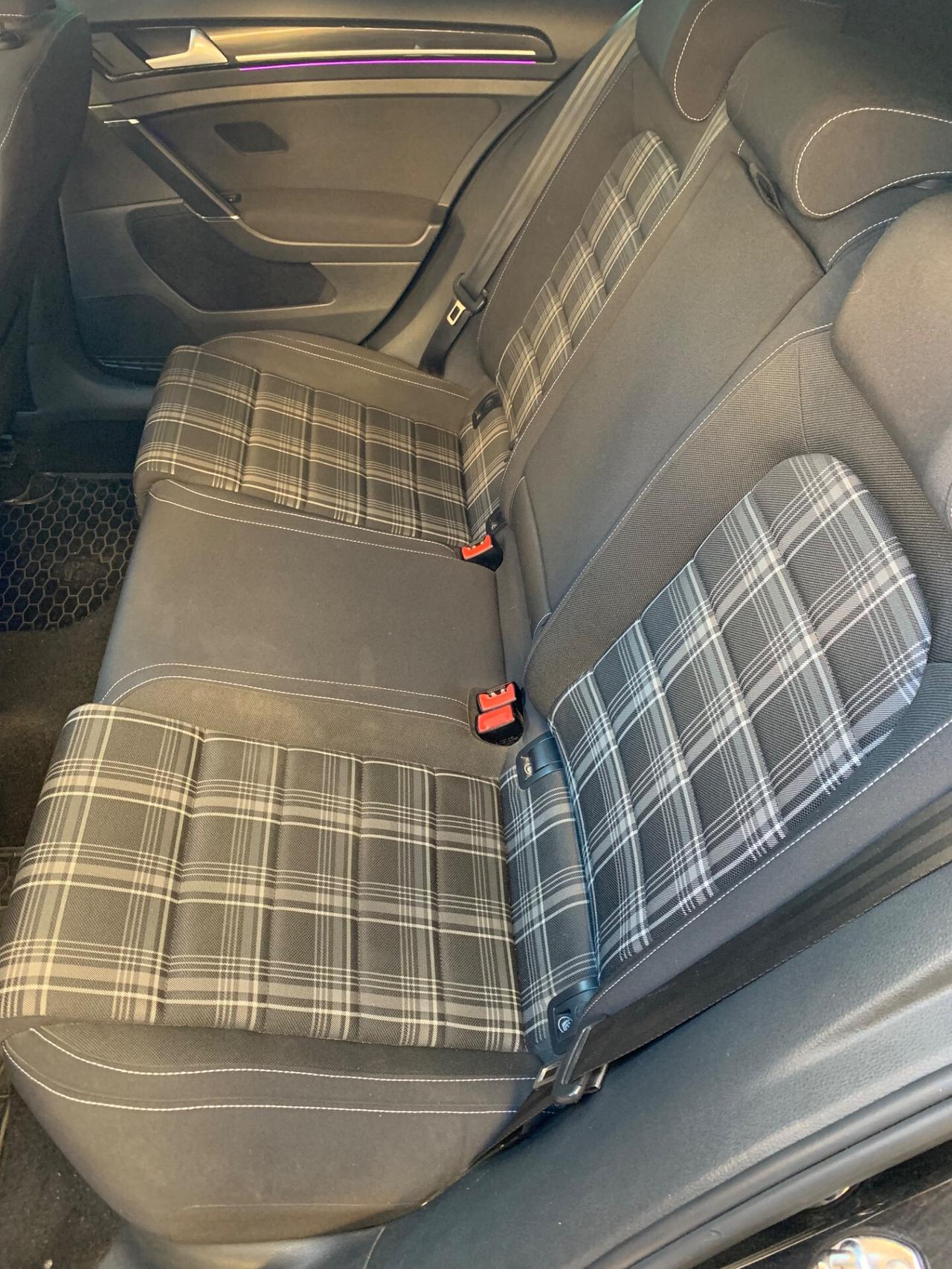 Volkswagen Golf 2.0 TDI DSG 5p.