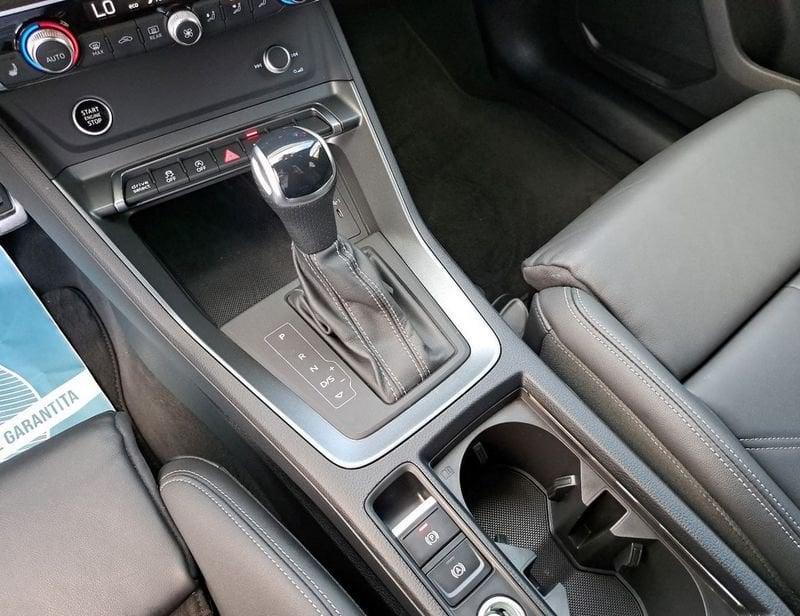Audi Q3 SPB 35 TDI S tronic Identity Black