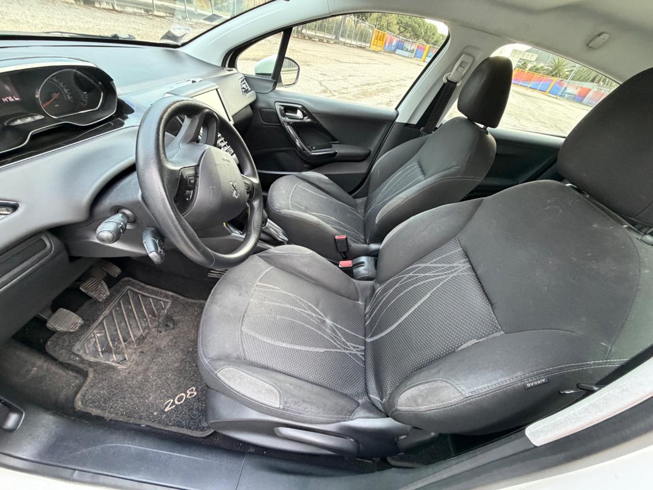 Peugeot 208 1.4 HDi 68 CV 5 porte Allure