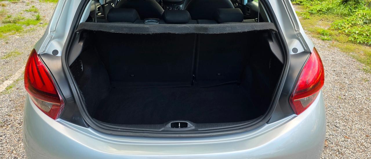 Peugeot 208 PureTech 82 5 porte Allure