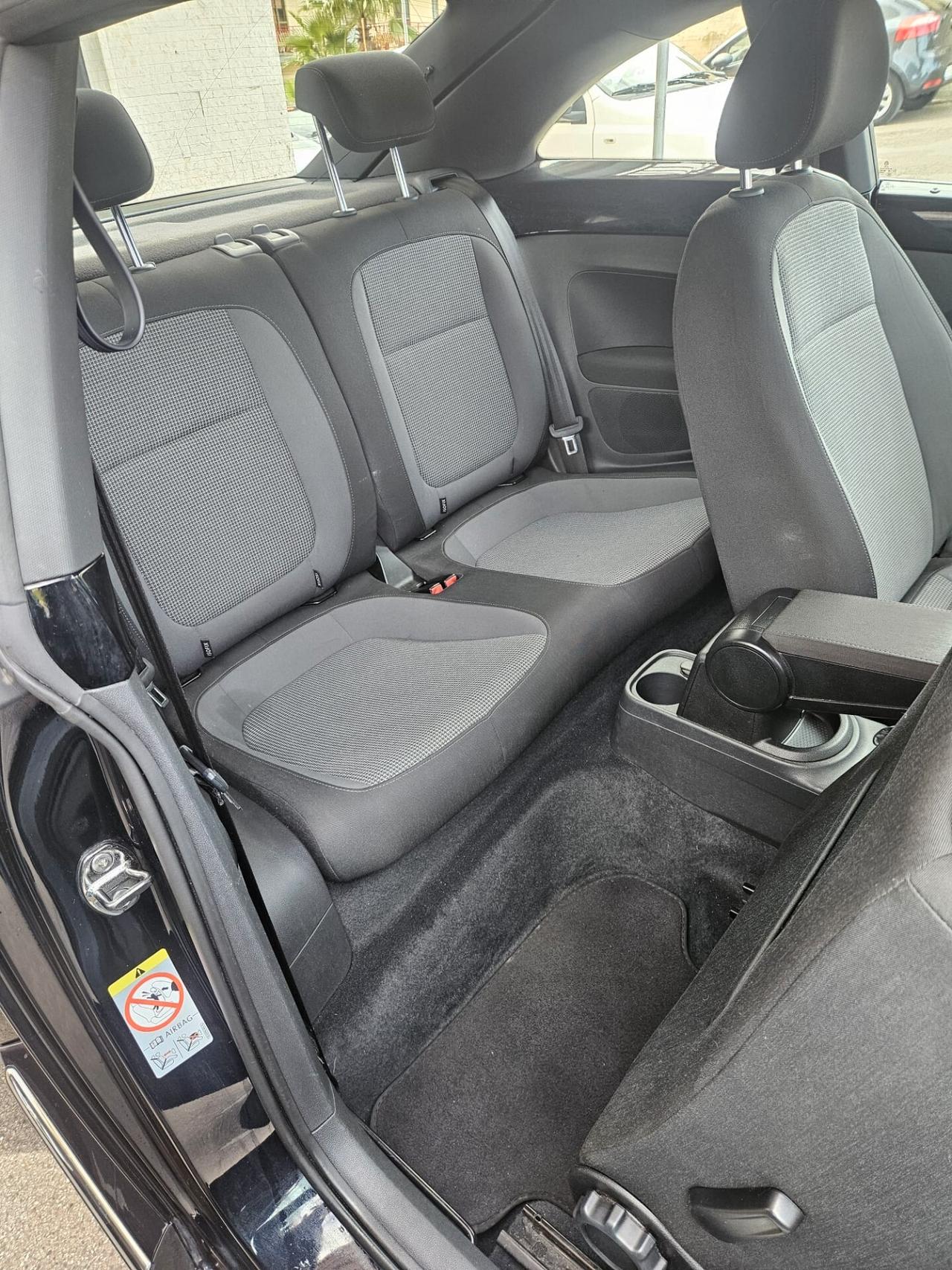 Volkswagen Maggiolino 1.6TDI 105cv 77kw Design