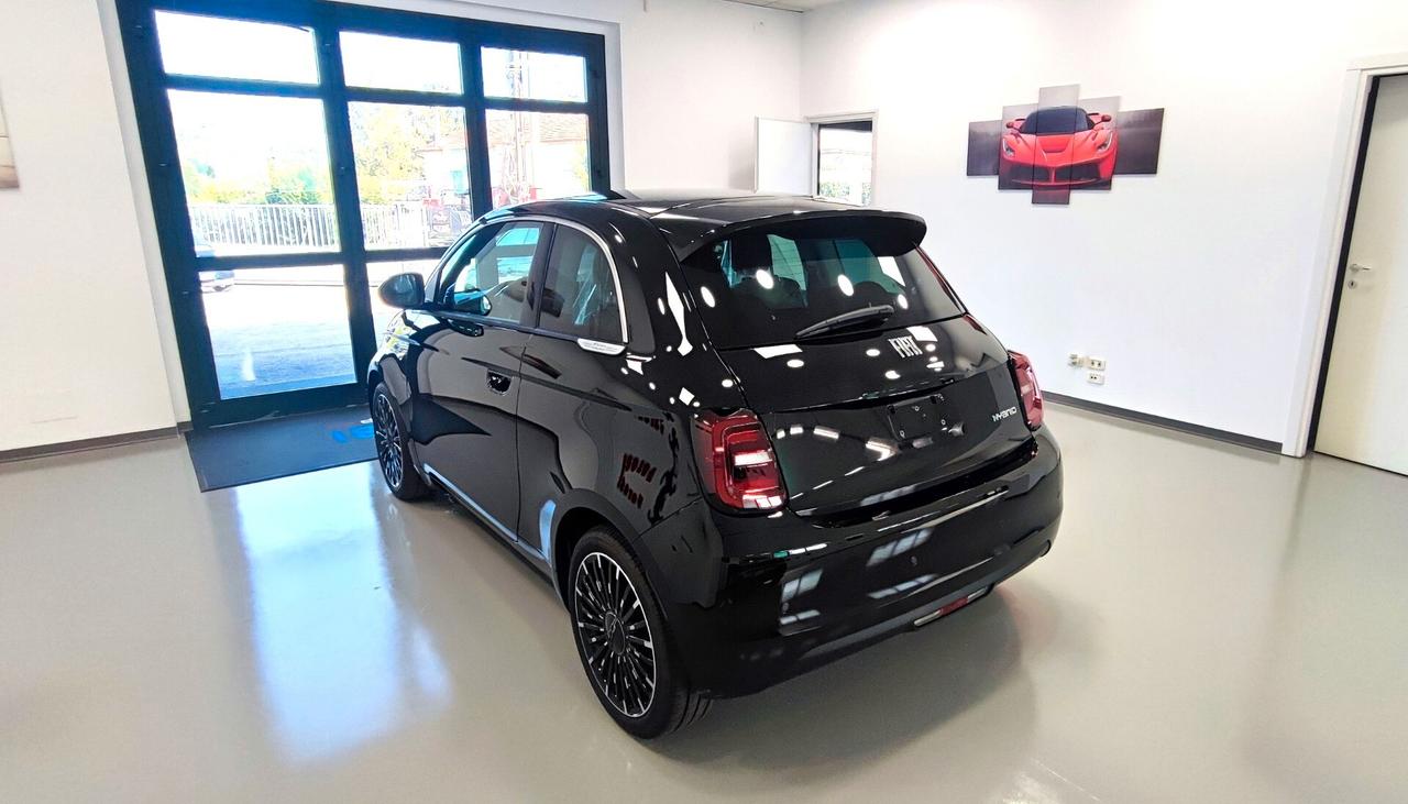 Fiat 500 Berlina Hybrid Icon