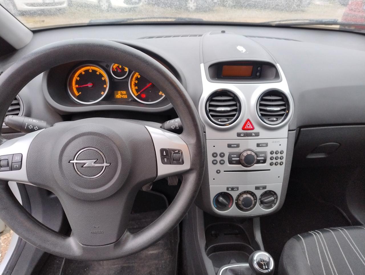 Opel Corsa 1.2 5 porte Cosmo