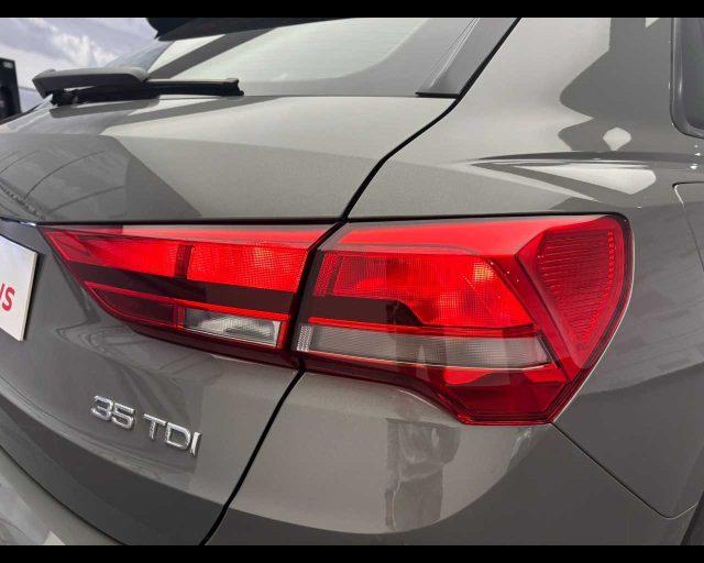 AUDI Q3 35 TDI S tronic Business Advanced