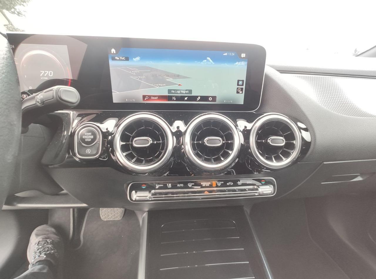 MERCEDES-BENZ GLA 200 Automatic Sport Plus