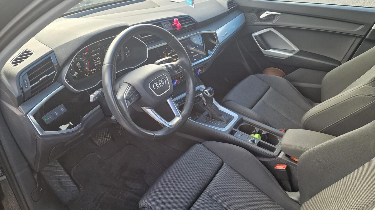 Audi Q3 35 TFSI S tronic Identity Black