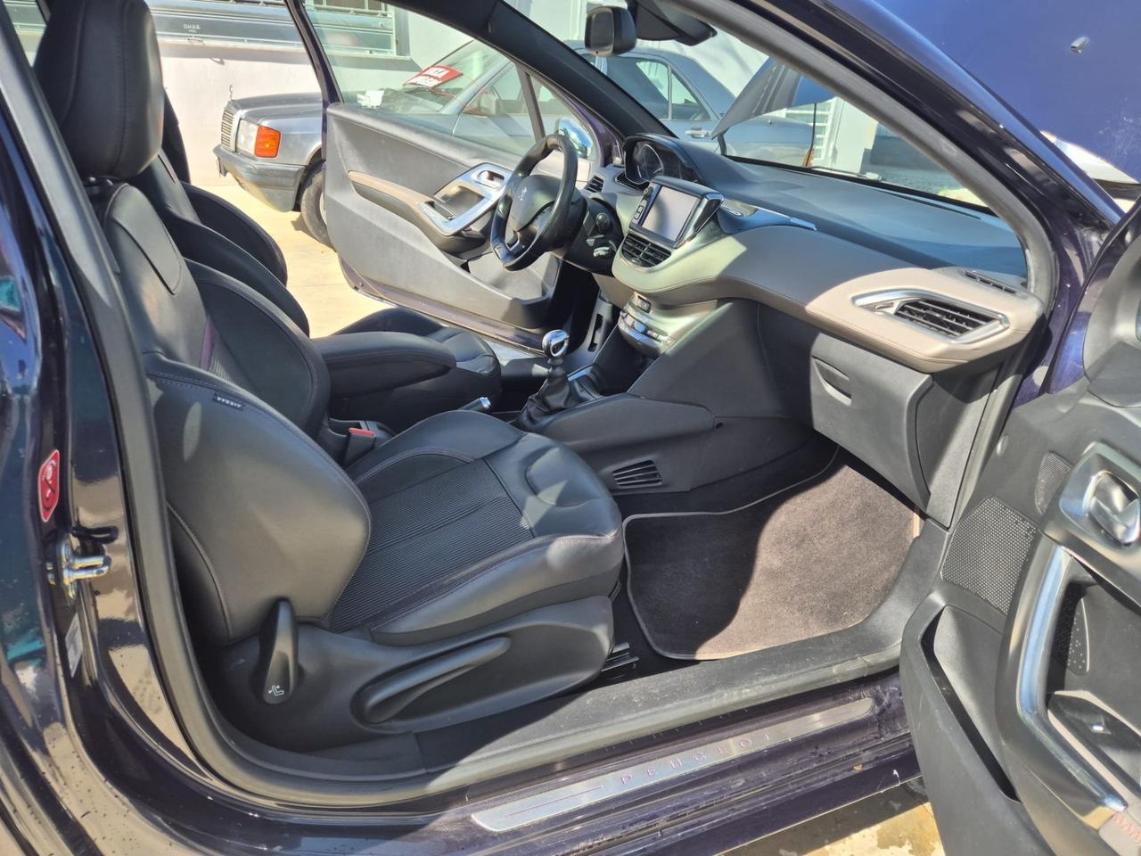 Peugeot 208 1.6 e-HDi 115 CV GT XY TETTO PANORAMICO