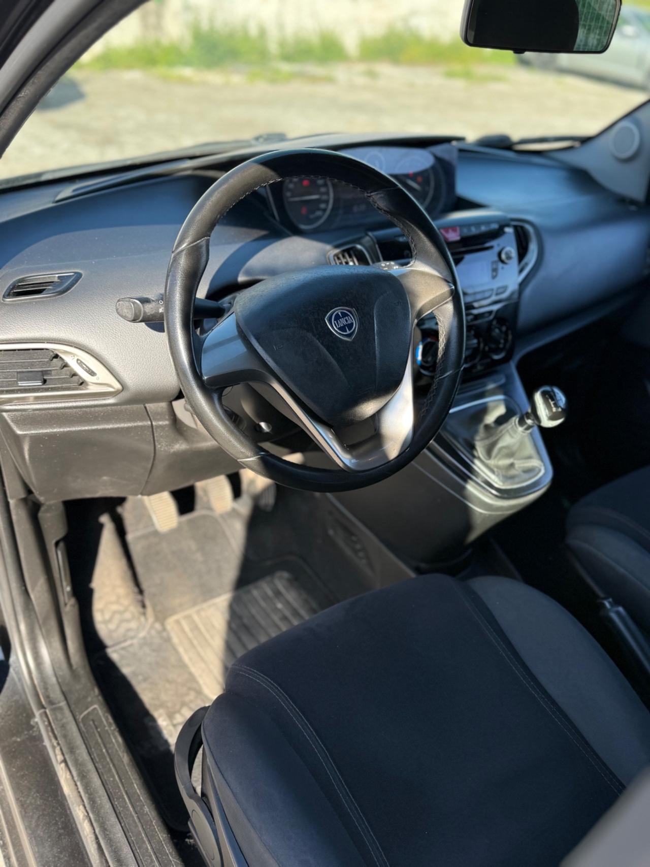 Lancia Ypsilon 1.3 MJT 16V 95 CV 5 porte S&S Silver