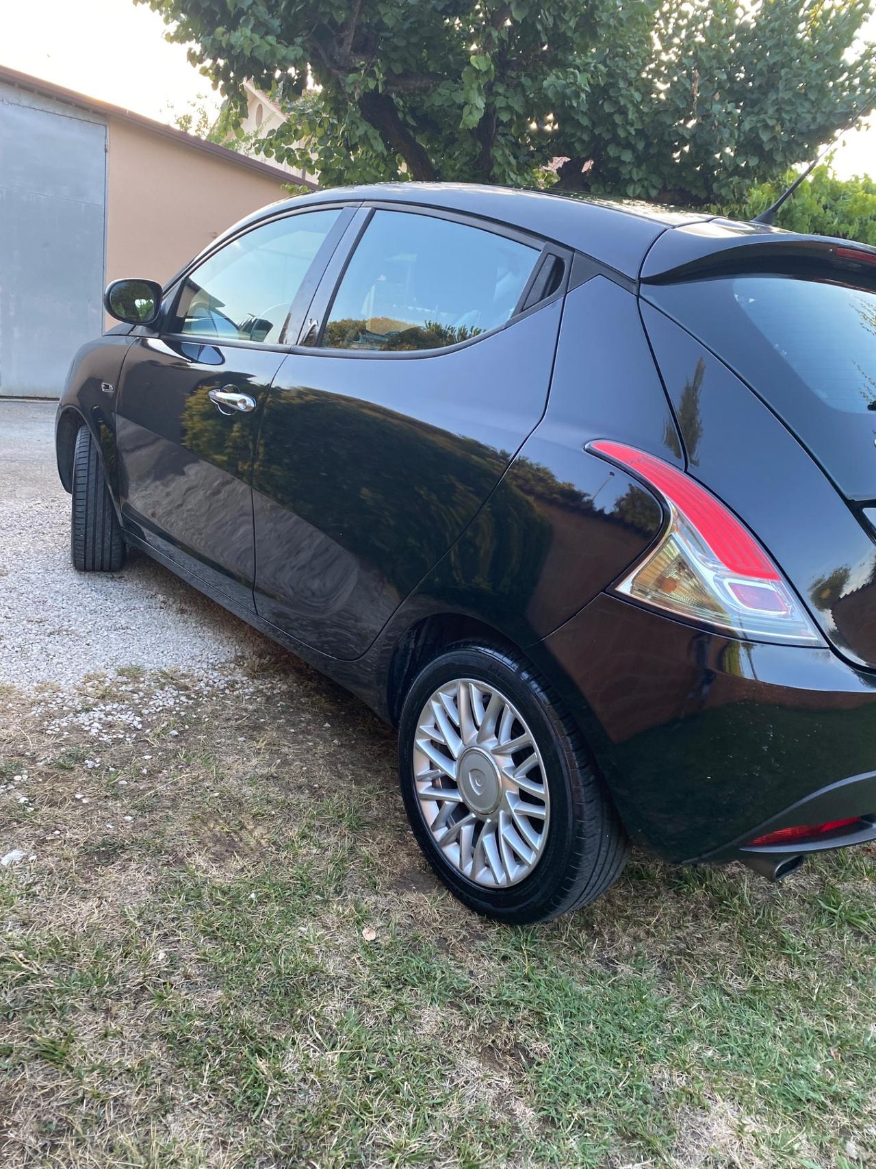 Lancia Ypsilon 1.2 5 porte Platinum COME NUOVA
