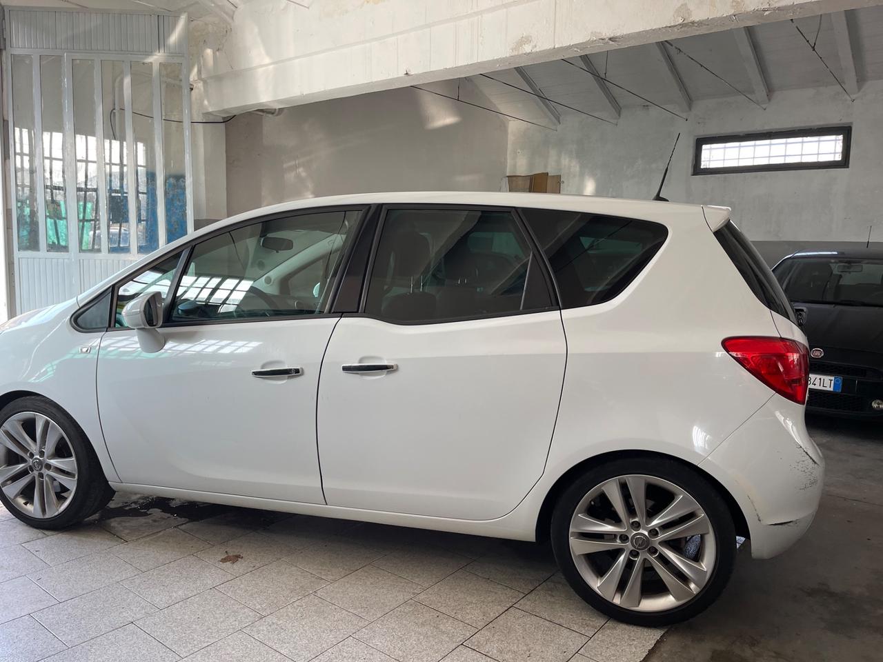 Opel Meriva 1.7 CDTI 110CV b-color Panoramic