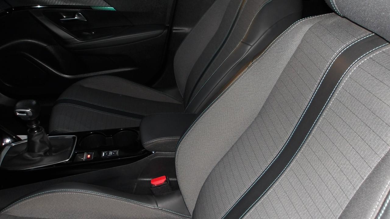 PEUGEOT 2008 1.2 BENZ-RETROC-PREZZO PROMO!