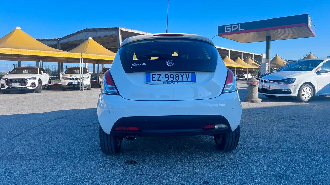 Lancia Ypsilon 1.2 69 CV 5 porte GPL Ecochic Elefantino