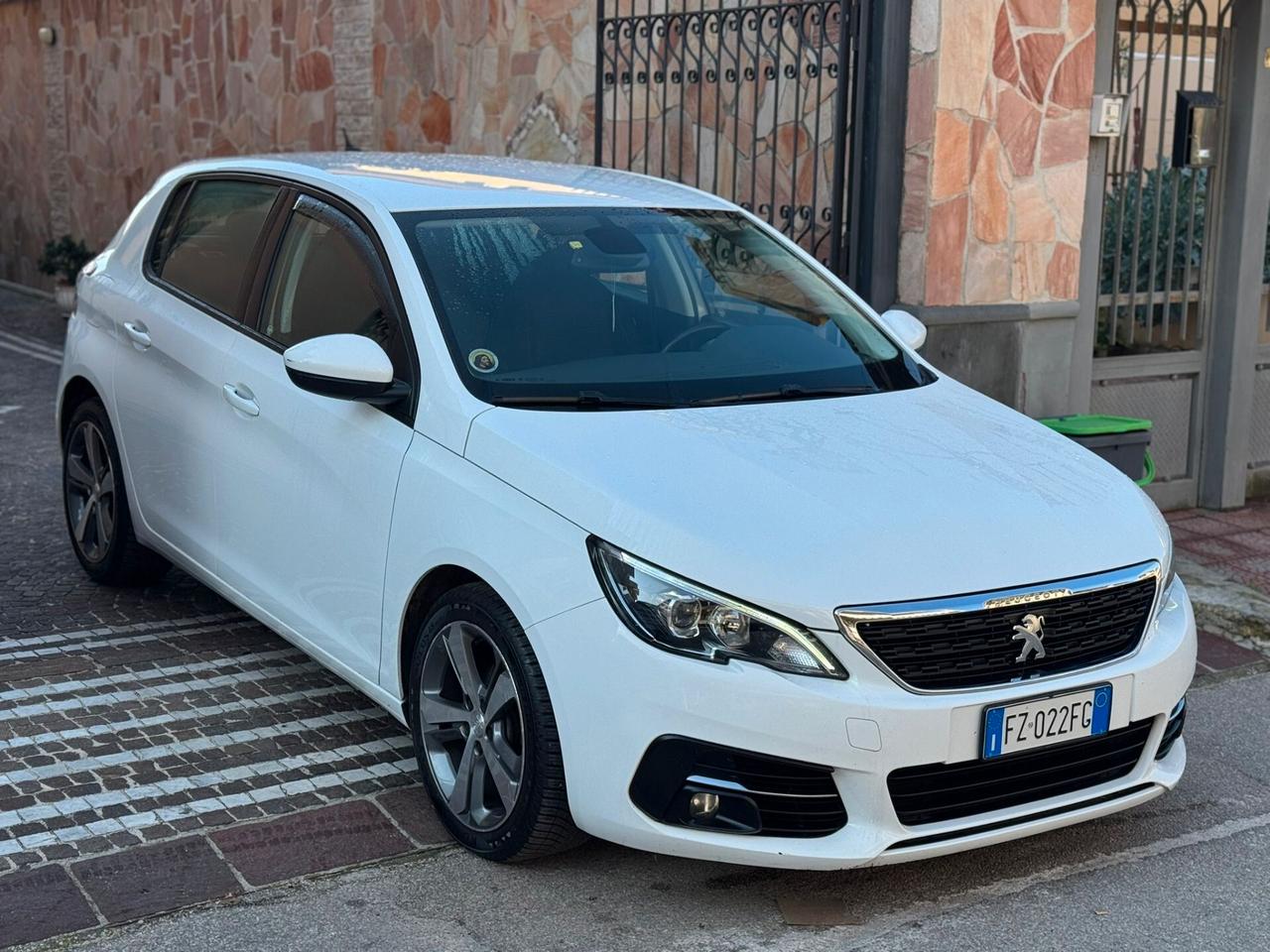 Peugeot 308 BlueHDi 100 S&S Allure