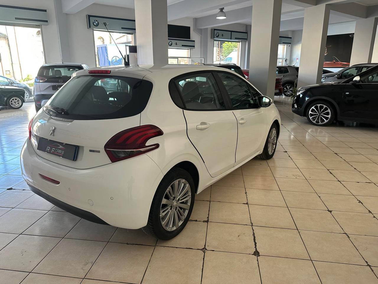 Peugeot 208 PureTech 82 5p. GPL Allure