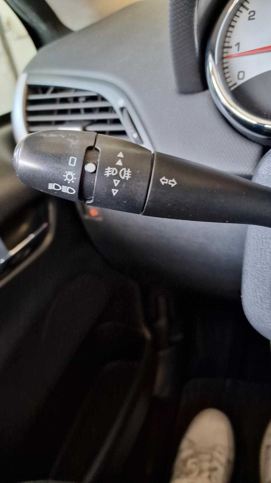 Peugeot 207 1.6 VTi 120CV CC Féline