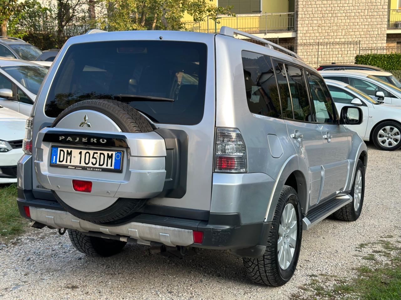 Mitsubishi PAJERO 3.2 DI-D 7POSTI TETTO 16V 5P INSTYLE