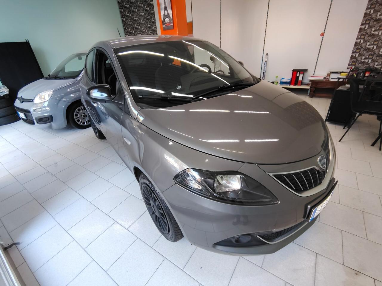 Lancia Ypsilon Hybrid AL PREZZO DEL BENZINA!!!