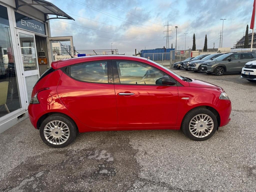 LANCIA Ypsilon 3ª serie - Ypsilon 1.2 69 CV 5 porte Silver