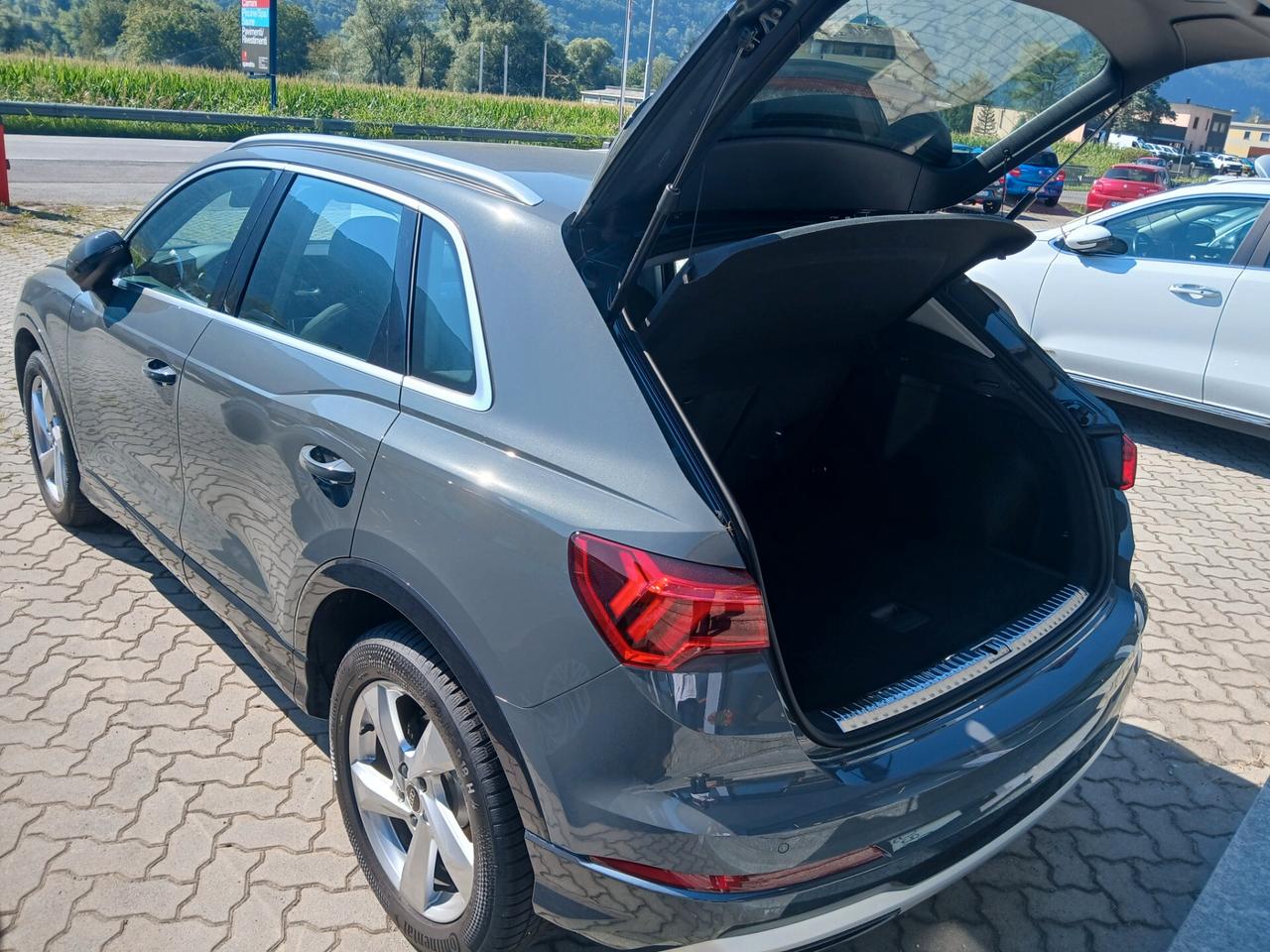 Audi Q3 35 TDI S tronic Business