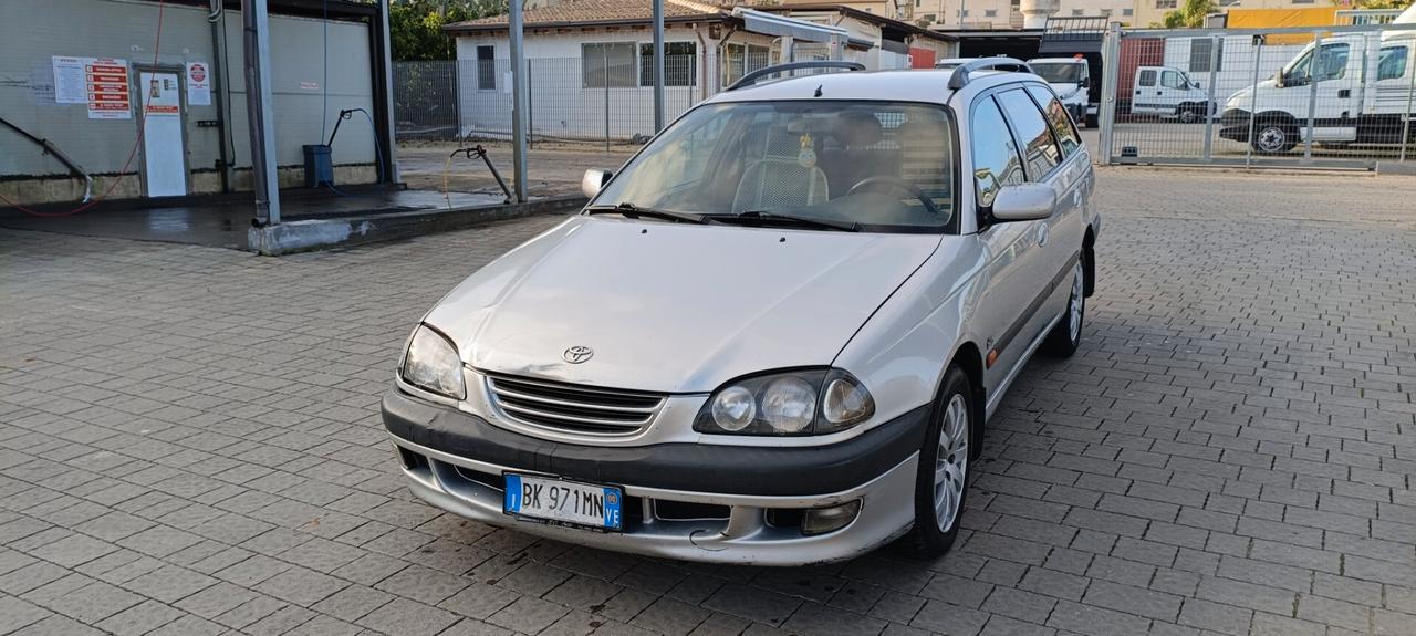 Toyota Avensis 2.0 Tdi D-4D cat Sol