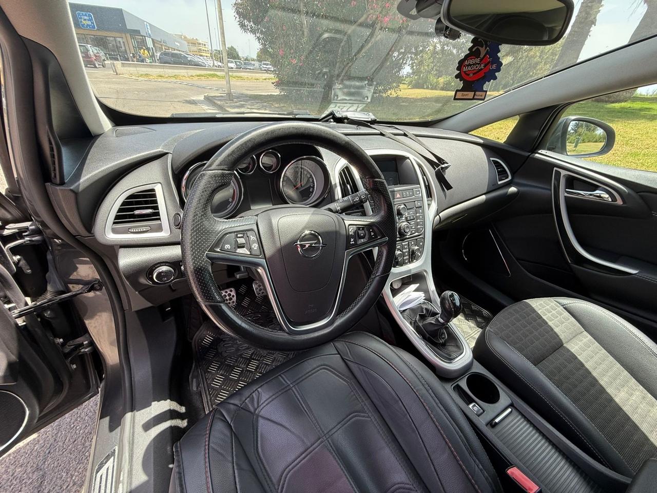Opel Astra 2.0 CDTI 165CV - Navi-Cerchi 19