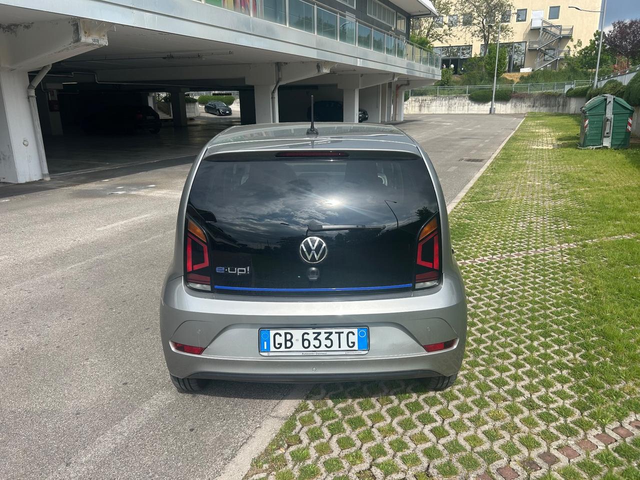Volkswagen up! e-up! 82 CV