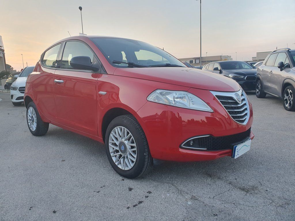 Lancia Ypsilon 0.9 TwinAir 85CV 5 porte Metano Ecochic Gold