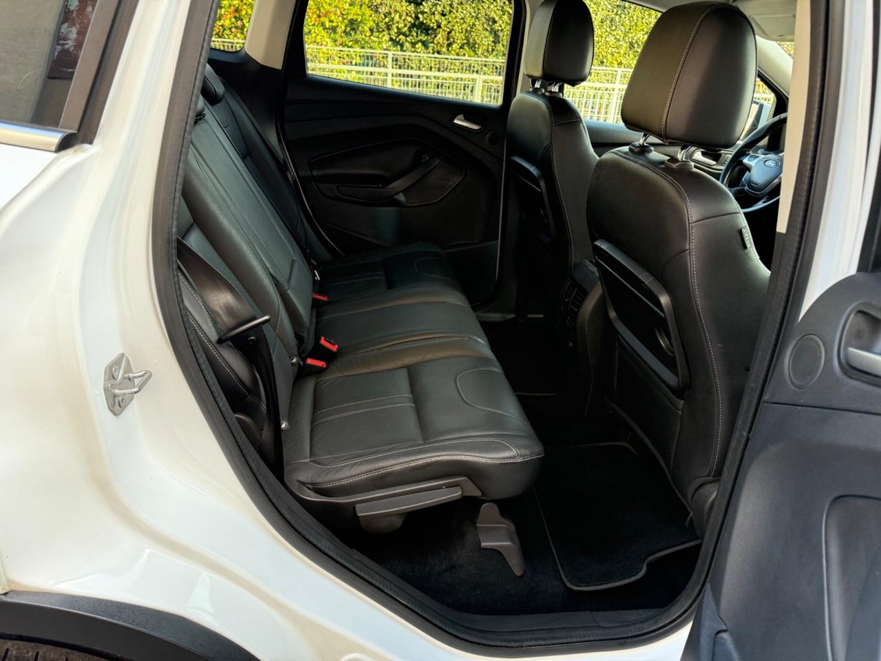 Ford Kuga 2.0 TDCI 140 CV 4WD Titanium