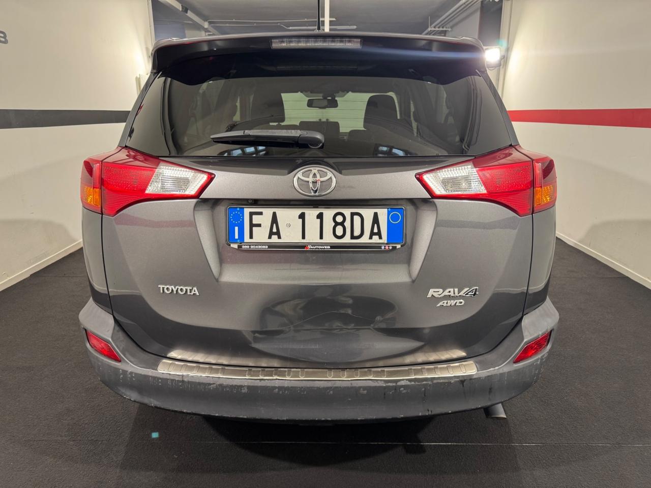 Toyota RAV 4 2.0 D-4D 4WD Lounge White Ed.