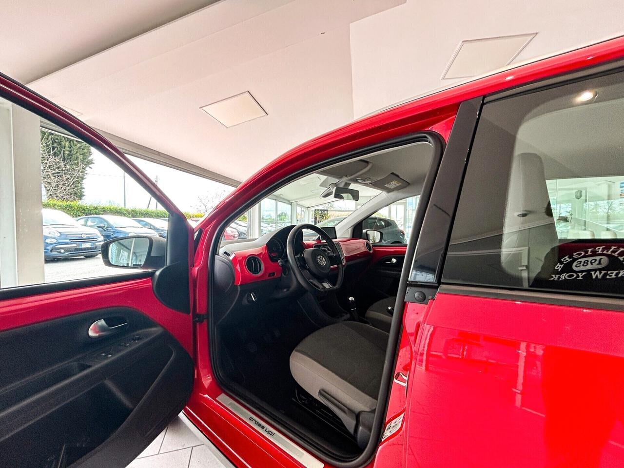 Volkswagen up! 1.0 75 CV 5p. cross up!