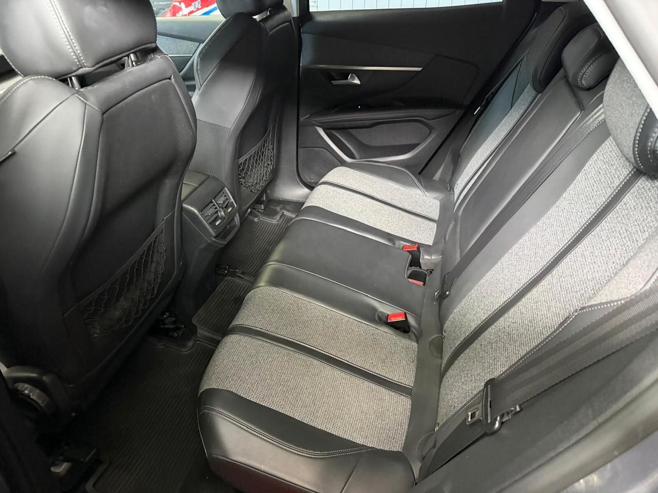 Peugeot 3008 BlueHDi 120 S&S Allure