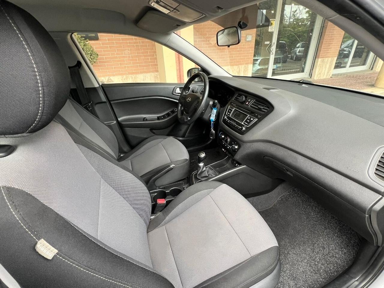 HYUNDAI i20 1.2 84 CV 5 porte comfort