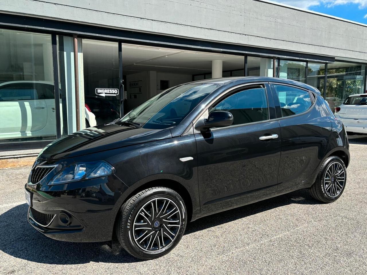 Lancia Ypsilon 1.0 FireFly 5 porte S&S Hybrid Gold